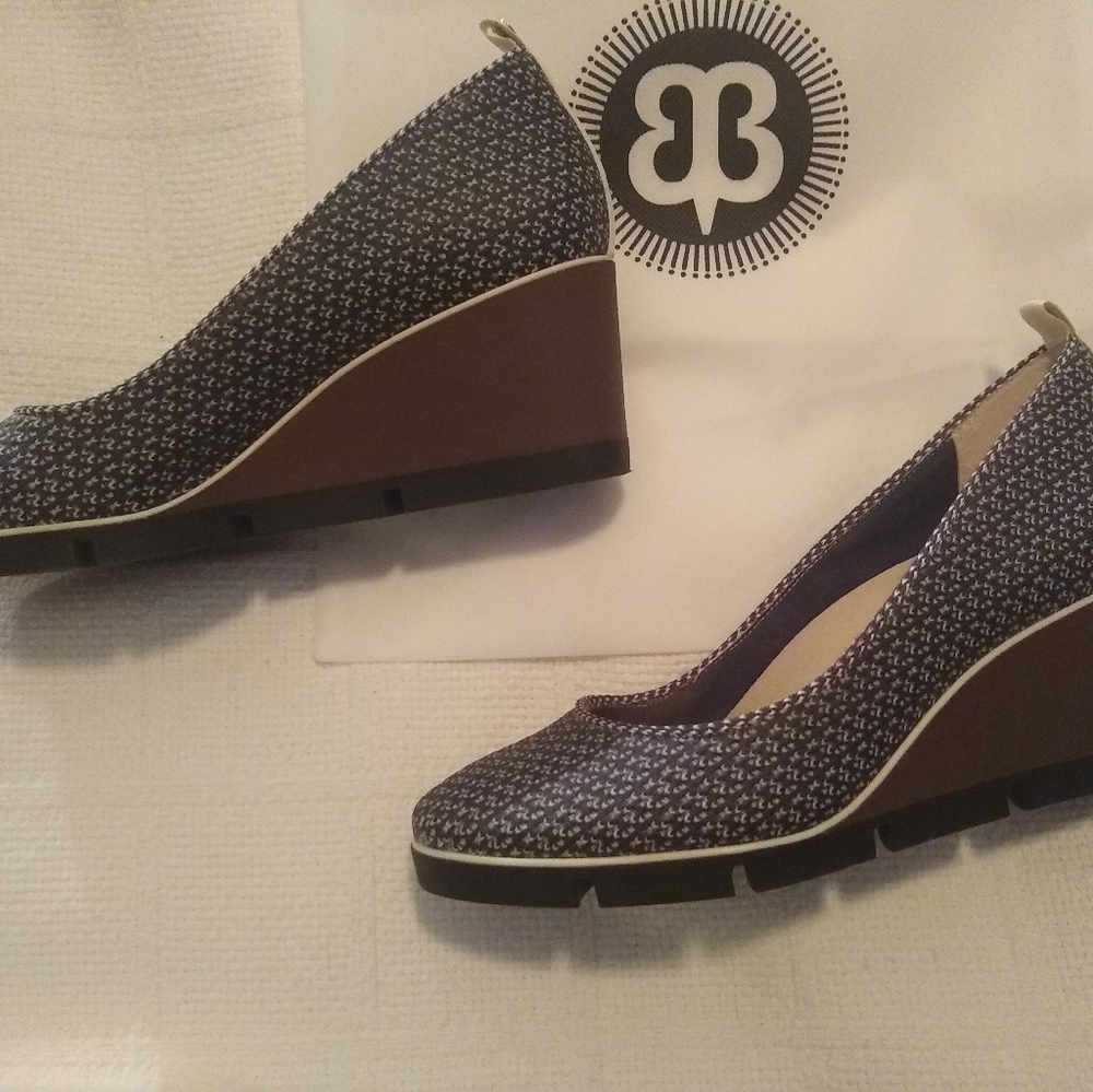 Betabrand All Weather Wedge Blue "Dusk" Size 8.5
